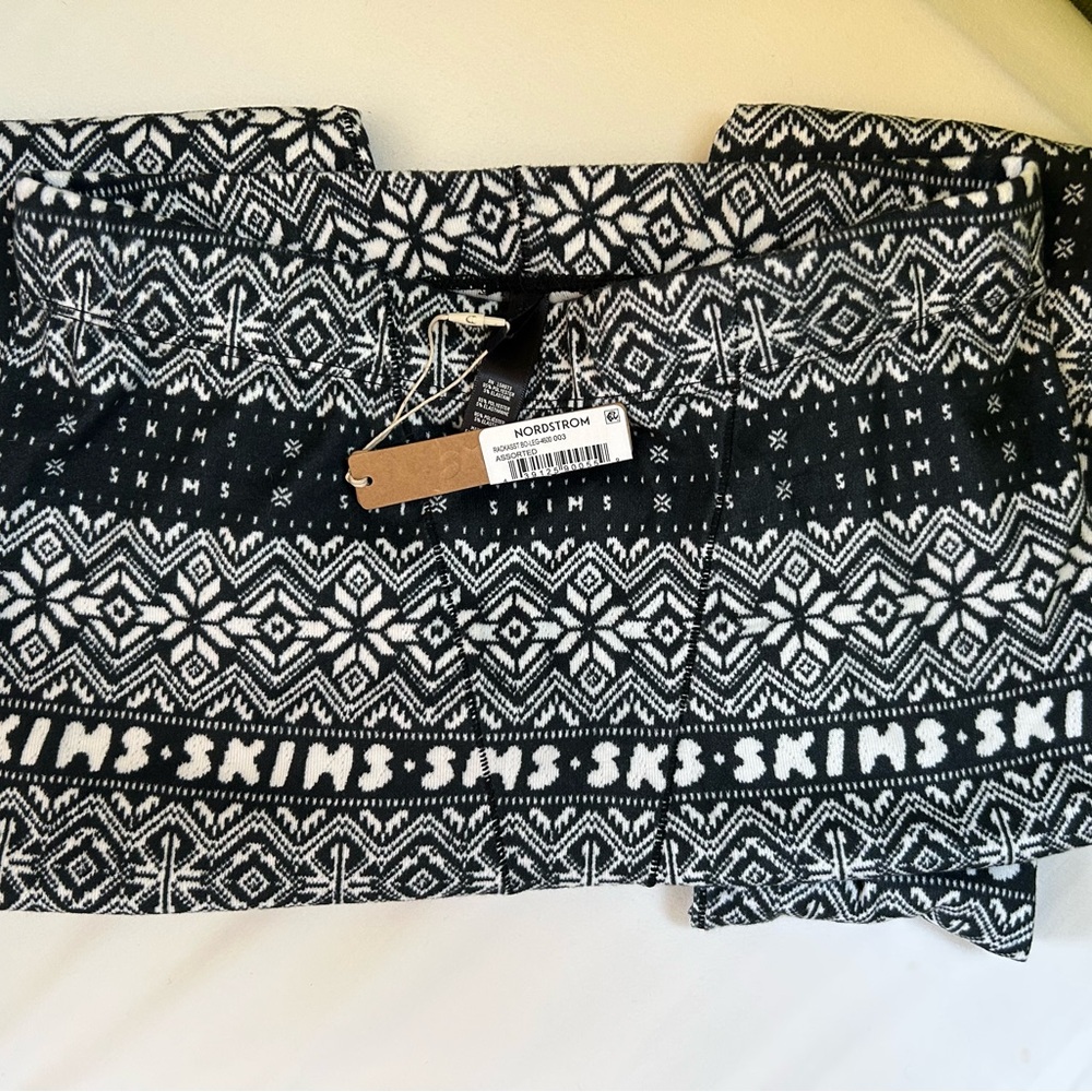 NWT Skims Leggings